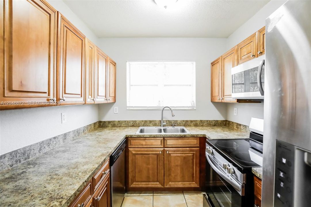 For Rent: $3,025 (4 beds, 2 baths, 1748 Square Feet)