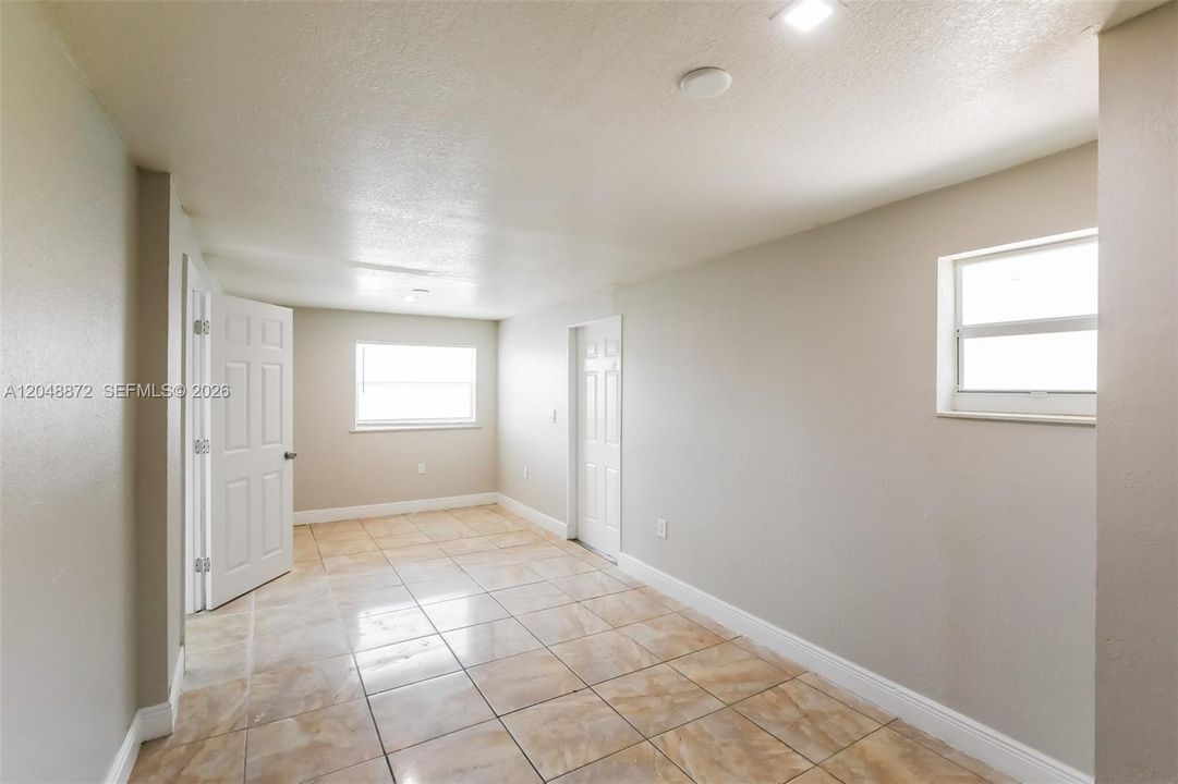 For Rent: $3,025 (4 beds, 2 baths, 1748 Square Feet)
