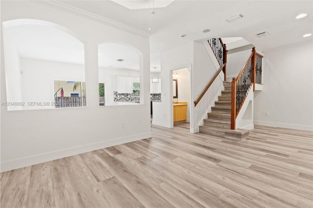 For Sale: $525,000 (4 beds, 2 baths, 1939 Square Feet)