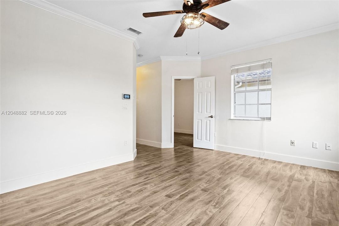 For Sale: $525,000 (4 beds, 2 baths, 1939 Square Feet)