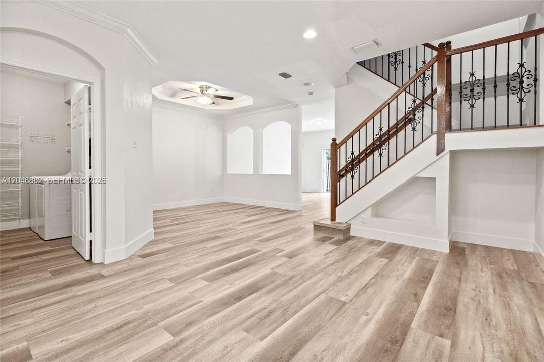 For Sale: $525,000 (4 beds, 2 baths, 1939 Square Feet)