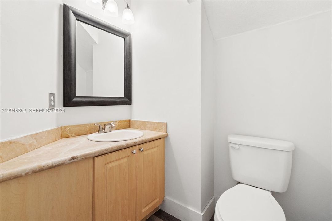 For Sale: $525,000 (4 beds, 2 baths, 1939 Square Feet)