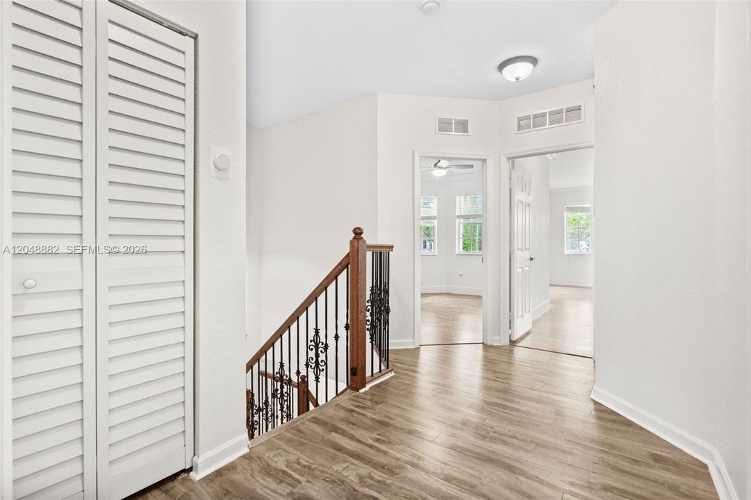 For Sale: $525,000 (4 beds, 2 baths, 1939 Square Feet)
