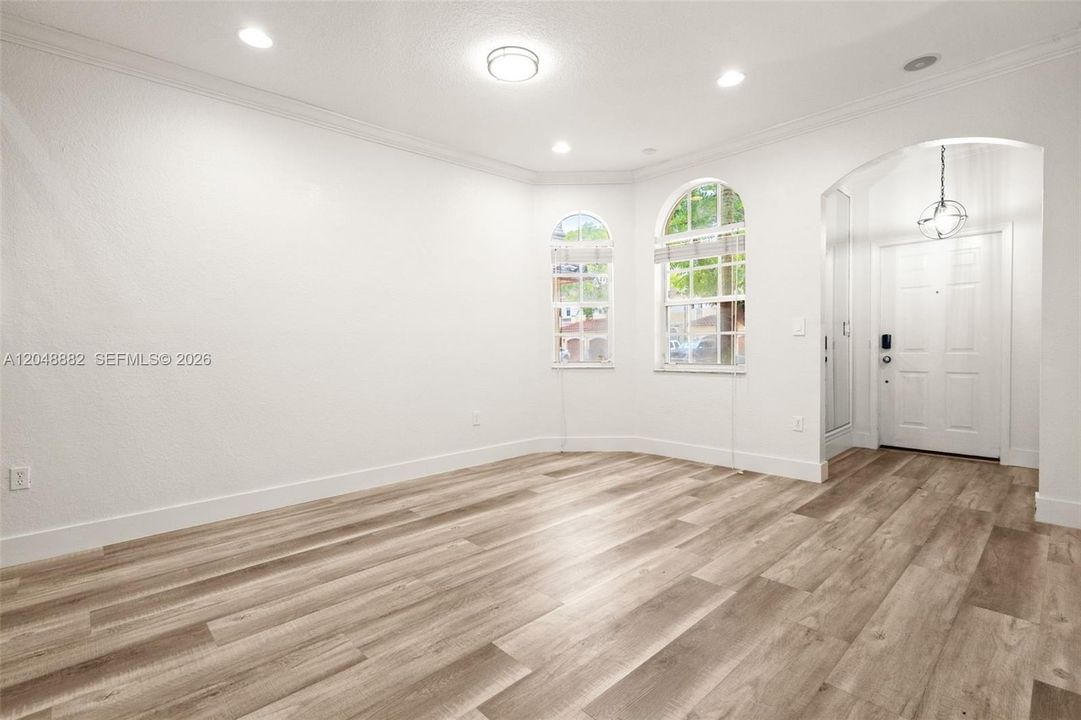For Sale: $525,000 (4 beds, 2 baths, 1939 Square Feet)