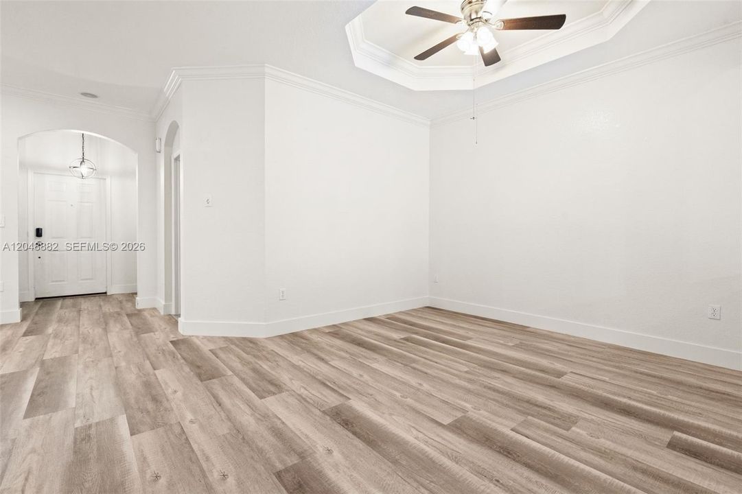 For Sale: $525,000 (4 beds, 2 baths, 1939 Square Feet)