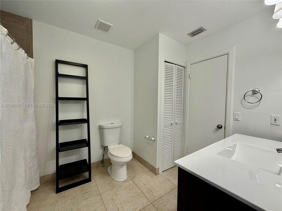 For Rent: $5,000 (4 beds, 2 baths, 2027 Square Feet)