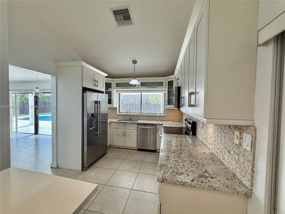 For Rent: $5,000 (4 beds, 2 baths, 2027 Square Feet)
