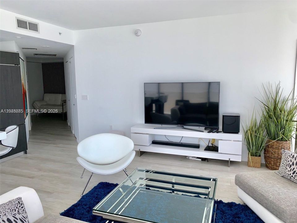 En Venta: $875,000 (2 camas, 2 baños, 1053 Pies cuadrados)