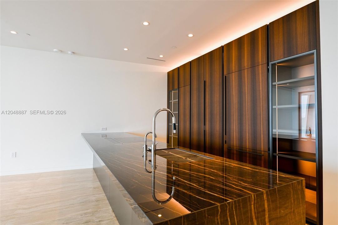 For Sale: $6,950,000 (3 beds, 3 baths, 2503 Square Feet)