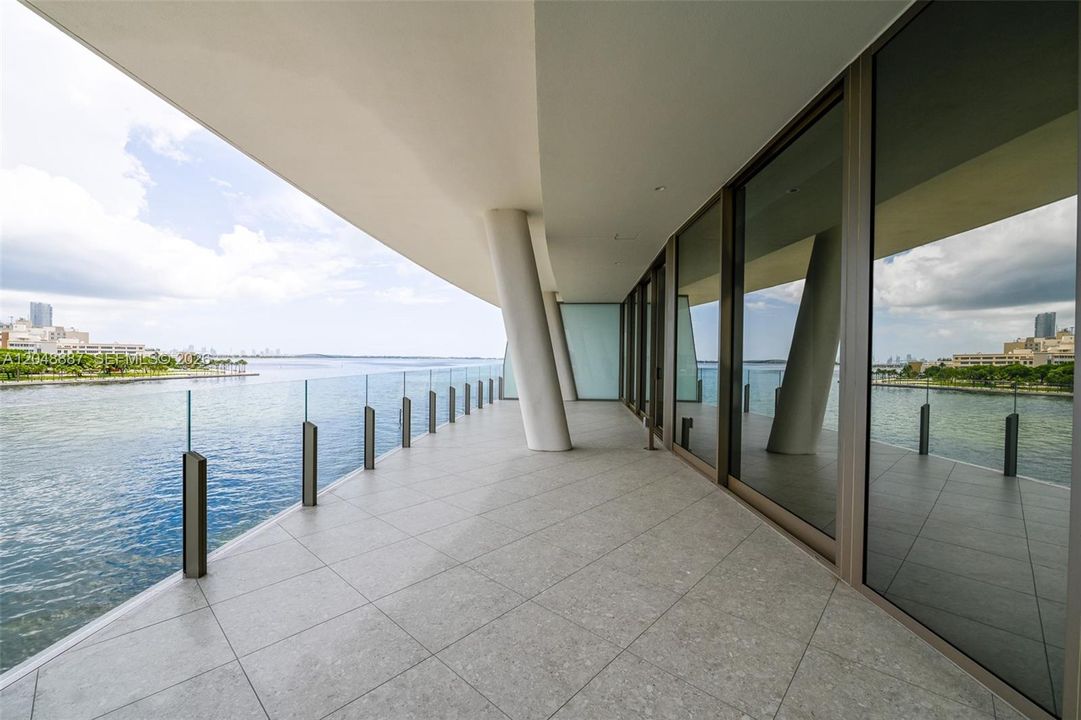 For Sale: $6,950,000 (3 beds, 3 baths, 2503 Square Feet)