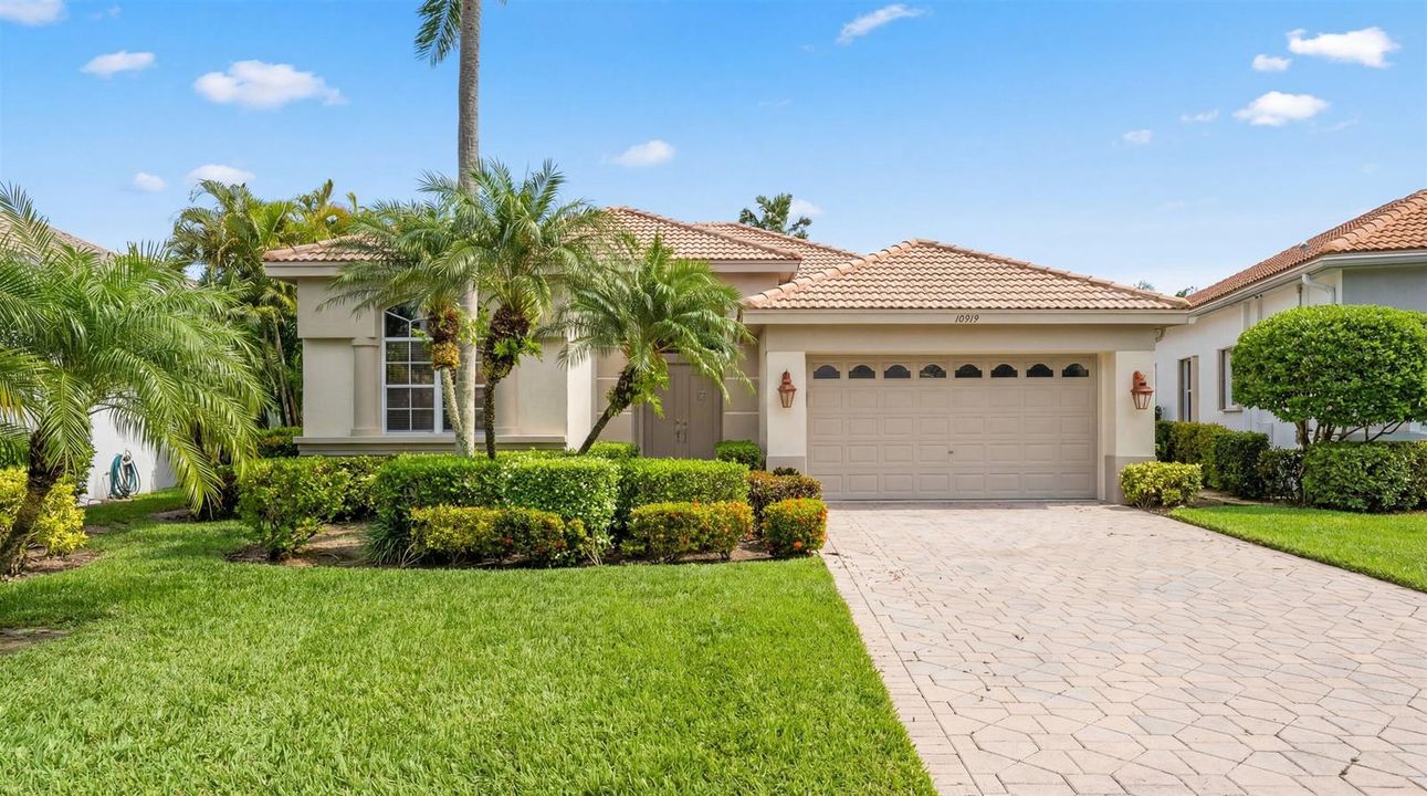 10499 Laurel Estates Ln