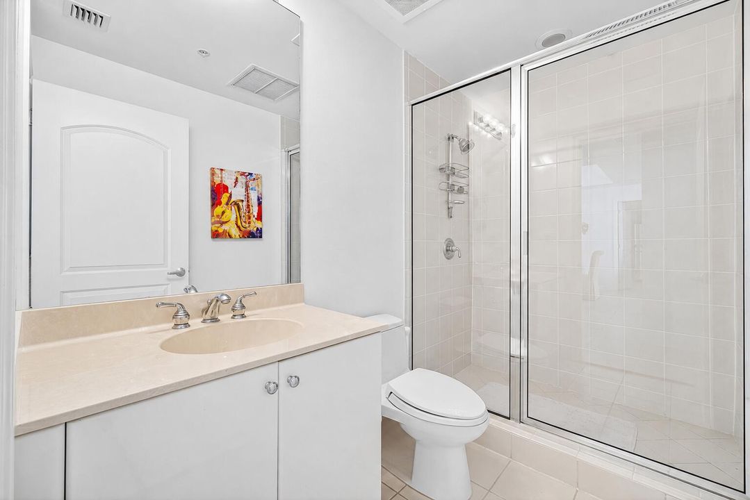 Guest Full Bathroom