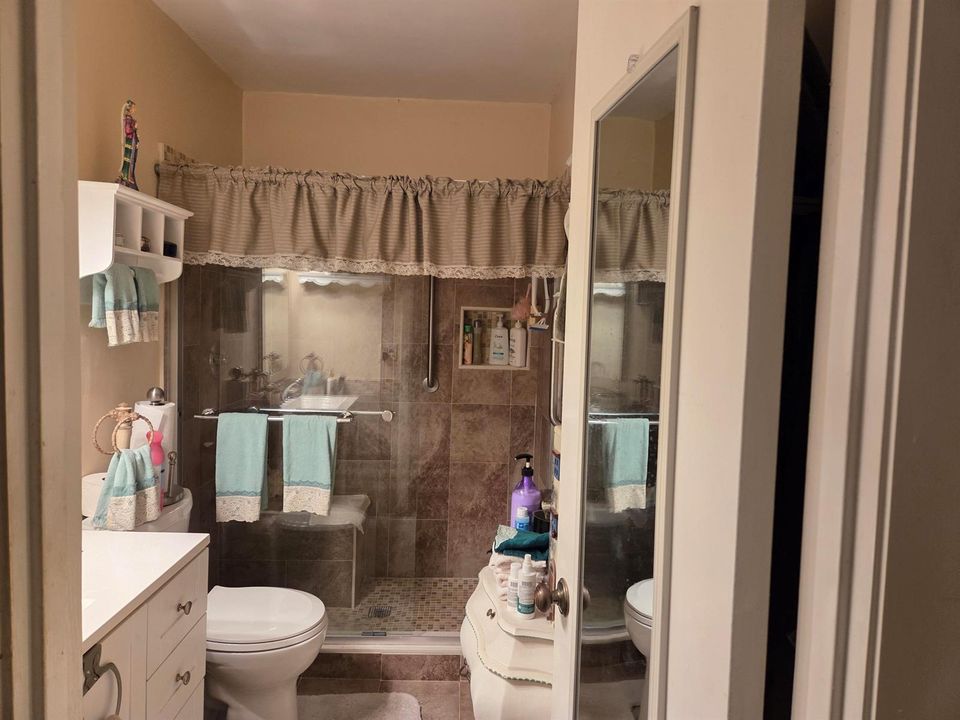 Main Bathroom in bedroom