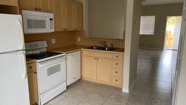 For Rent: $2,150 (2 beds, 2 baths, 970 Square Feet)