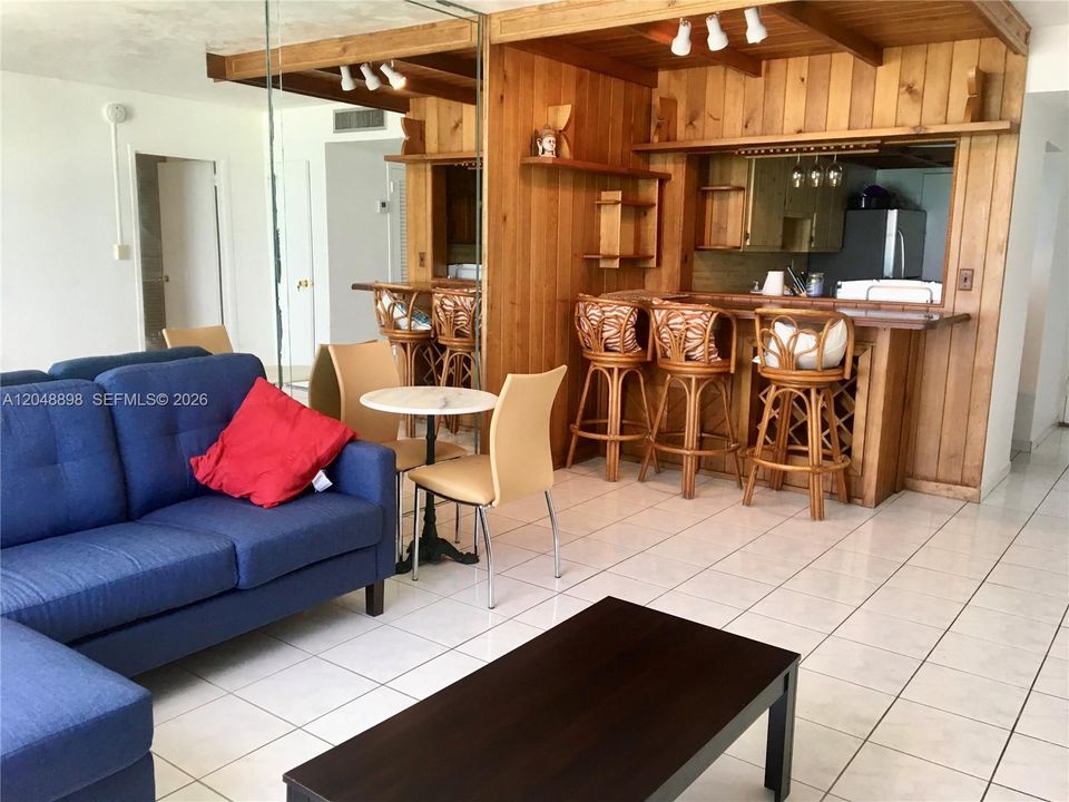 В аренду: $2,800 (1 спален, 1 ванн, 775 Квадратных фут)