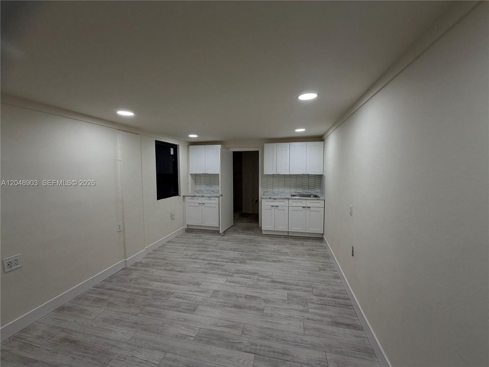 В аренду: $1,500 (0 спален, 1 ванн, 450 Квадратных фут)