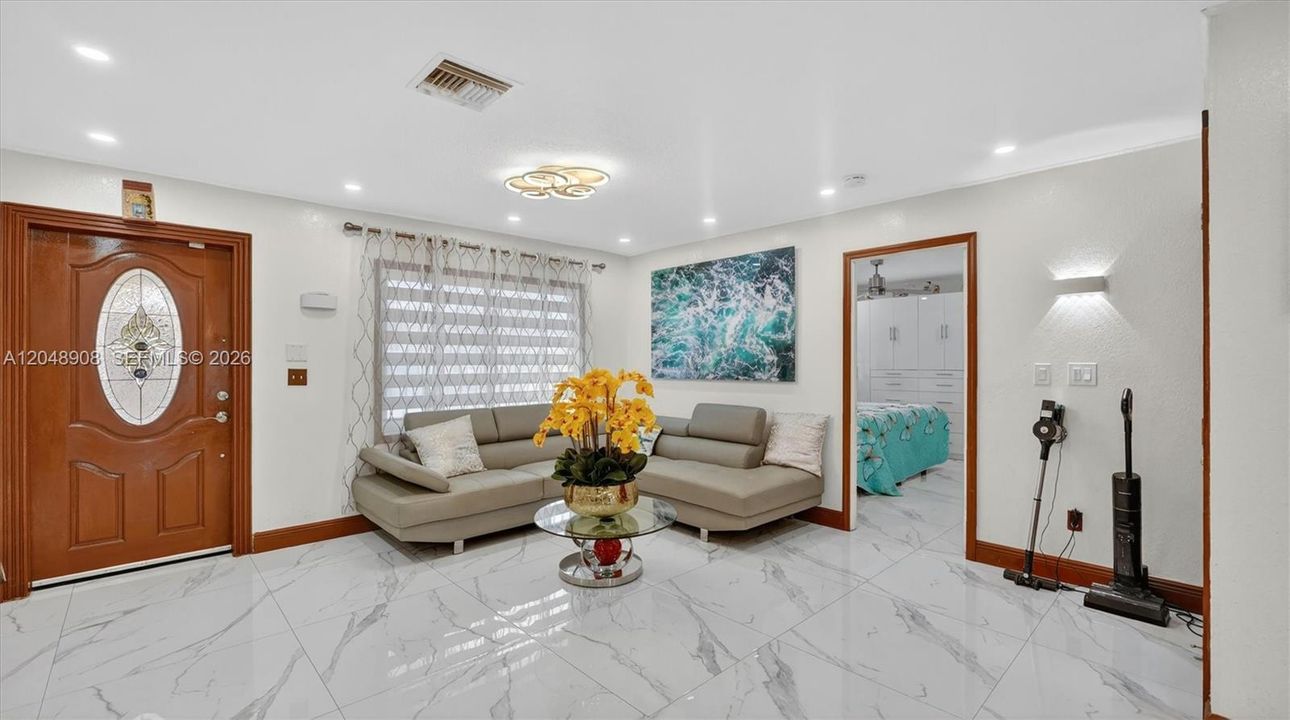 For Sale: $853,000 (5 beds, 3 baths, 2206 Square Feet)
