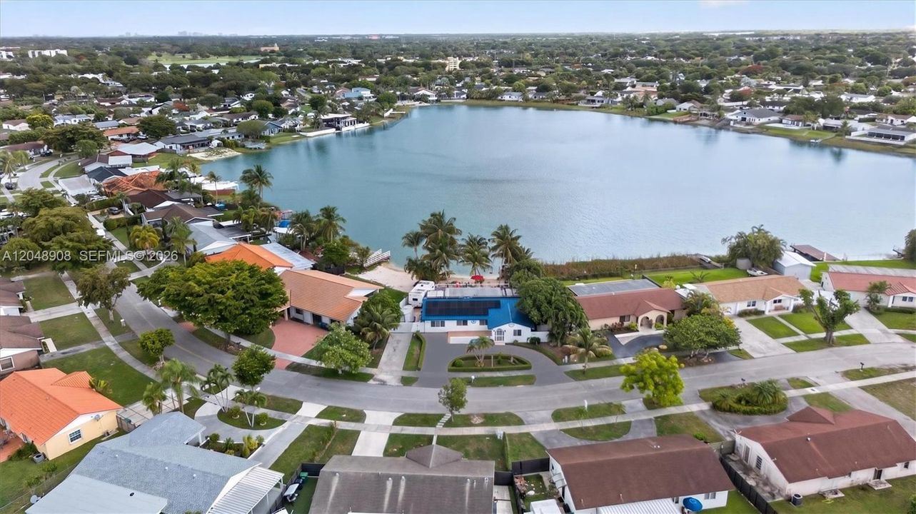 For Sale: $853,000 (5 beds, 3 baths, 2206 Square Feet)