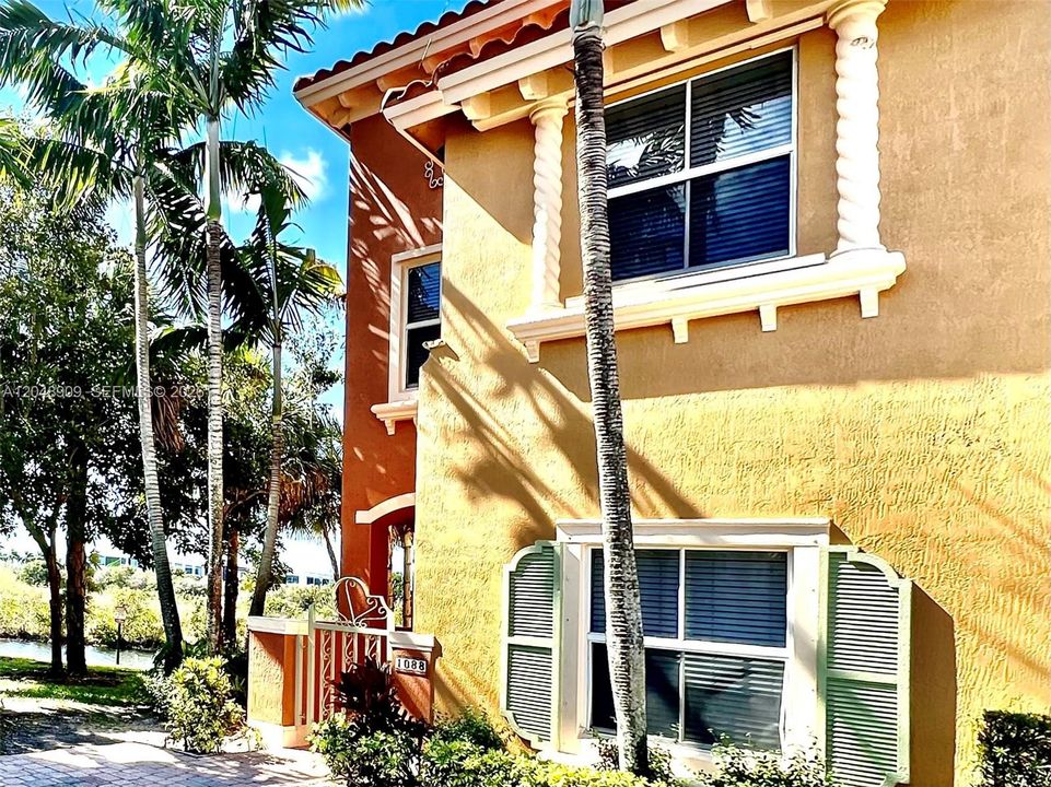 For Sale: $470,000 (3 beds, 2 baths, 1613 Square Feet)
