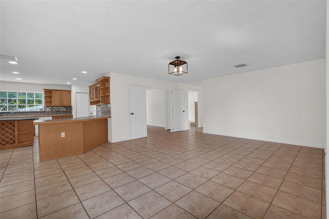 En Venta: $1,100,000 (4 camas, 4 baños, 2696 Pies cuadrados)