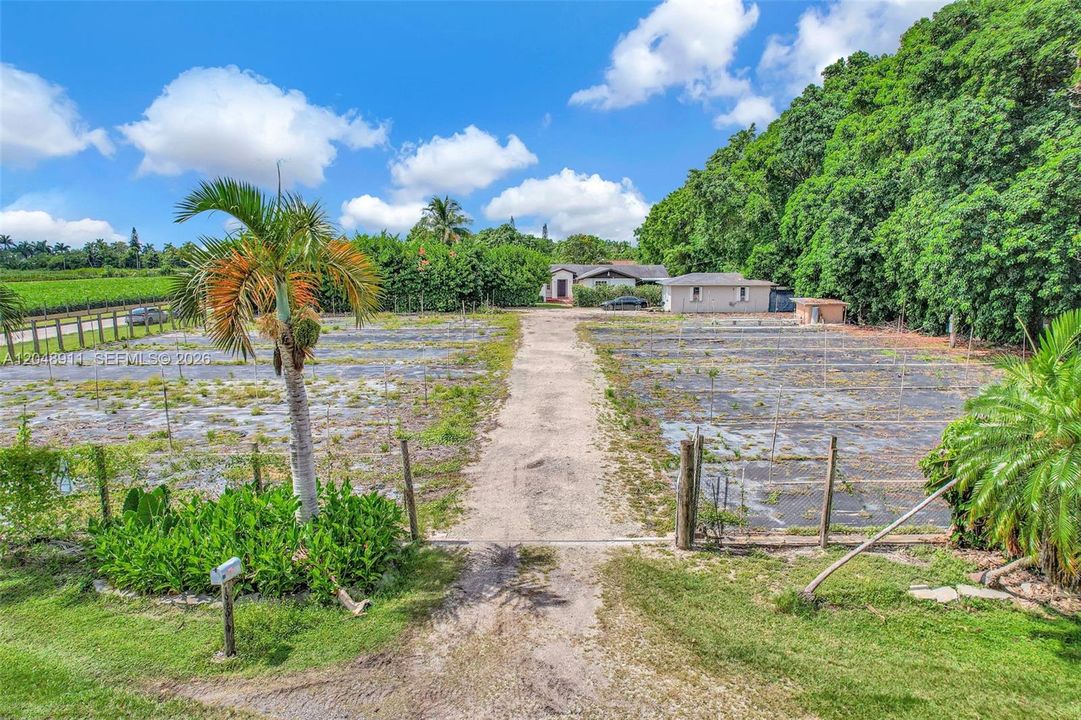 En Venta: $1,100,000 (4 camas, 4 baños, 2696 Pies cuadrados)