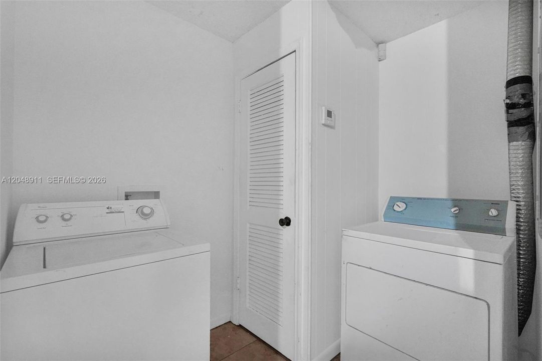 En Venta: $1,100,000 (4 camas, 4 baños, 2696 Pies cuadrados)