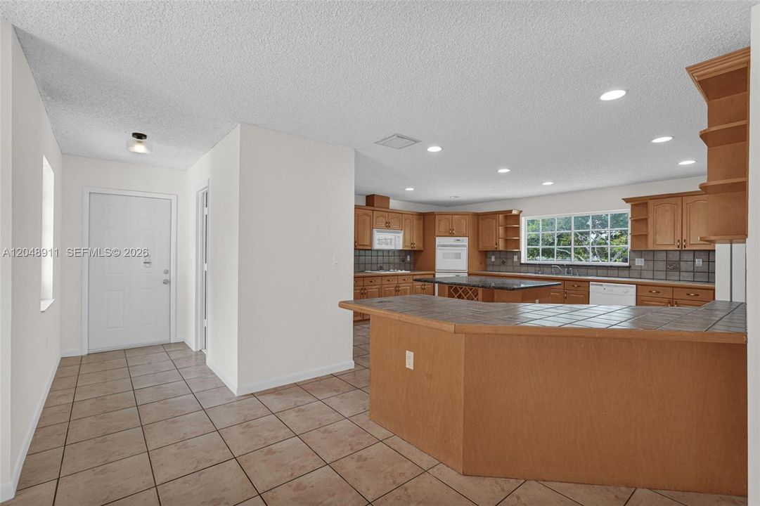 En Venta: $1,100,000 (4 camas, 4 baños, 2696 Pies cuadrados)