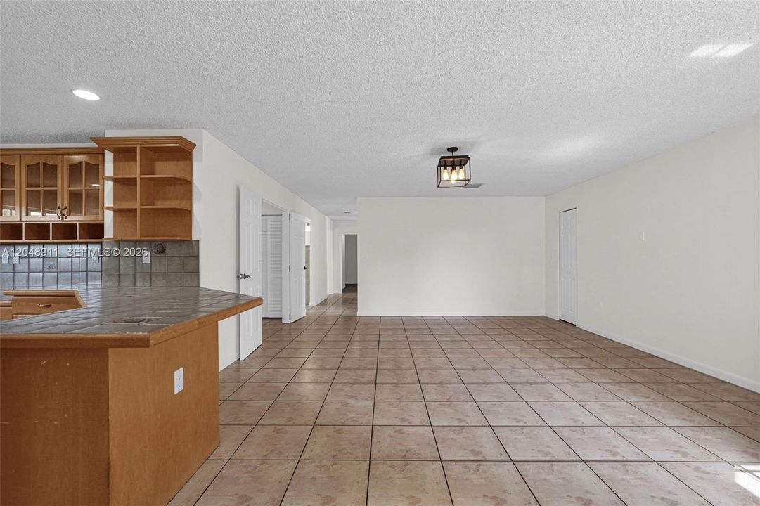 En Venta: $1,100,000 (4 camas, 4 baños, 2696 Pies cuadrados)