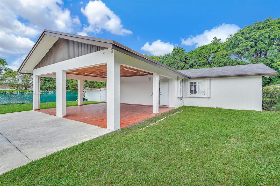 En Venta: $1,100,000 (4 camas, 4 baños, 2696 Pies cuadrados)