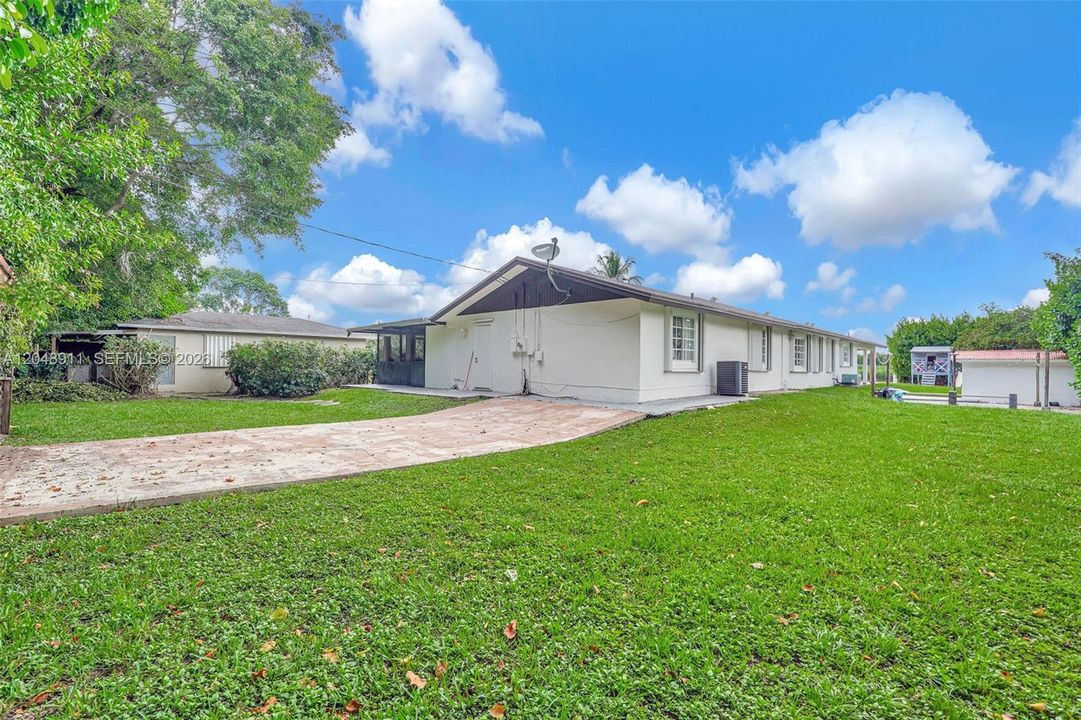 En Venta: $1,100,000 (4 camas, 4 baños, 2696 Pies cuadrados)