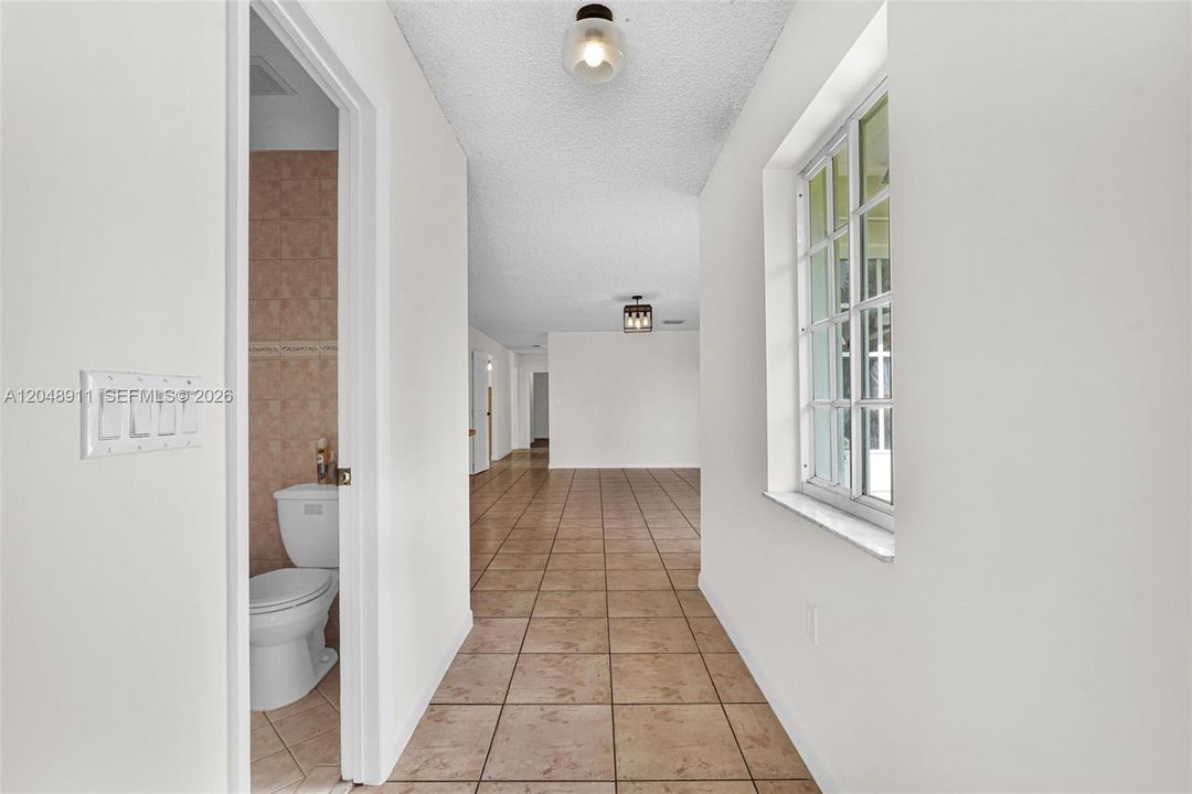 En Venta: $1,100,000 (4 camas, 4 baños, 2696 Pies cuadrados)