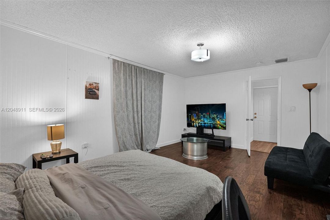 En Venta: $1,100,000 (4 camas, 4 baños, 2696 Pies cuadrados)
