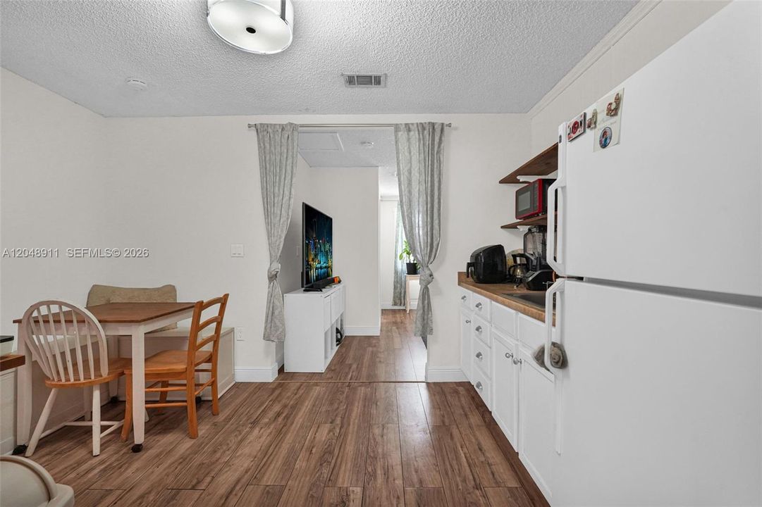 En Venta: $1,100,000 (4 camas, 4 baños, 2696 Pies cuadrados)
