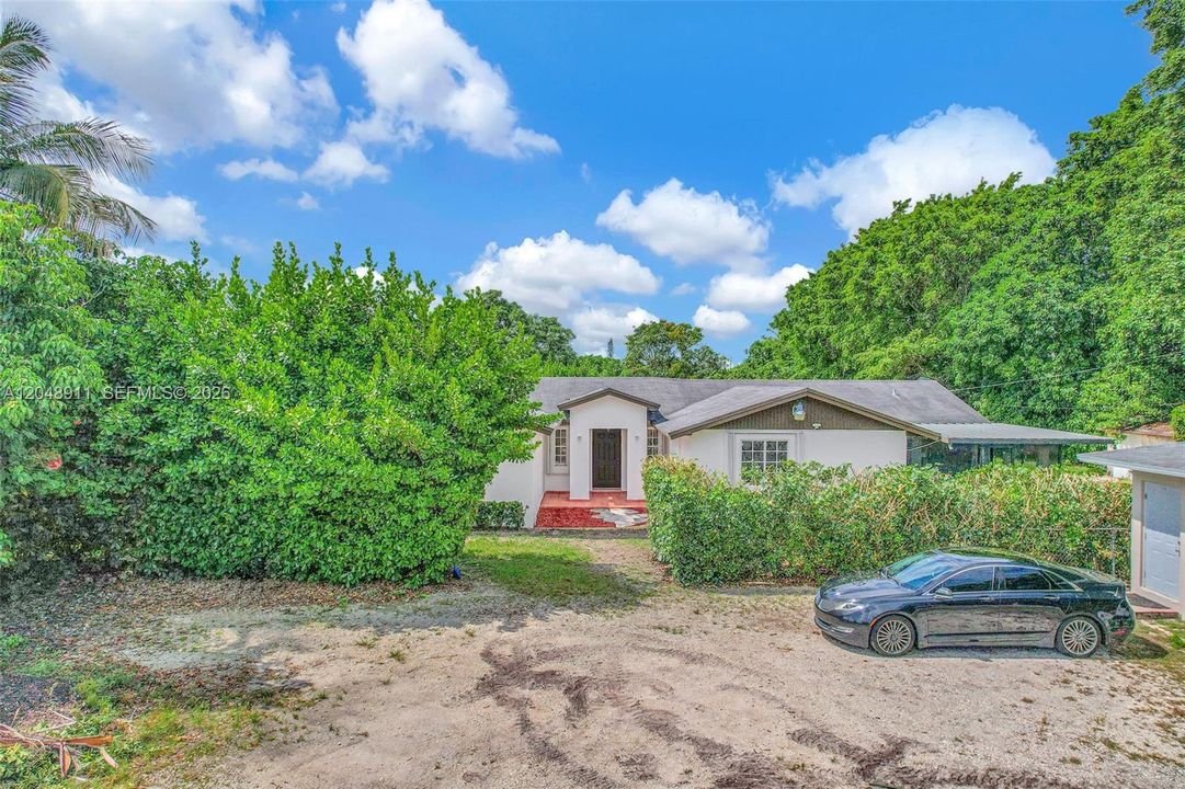 En Venta: $1,100,000 (4 camas, 4 baños, 2696 Pies cuadrados)