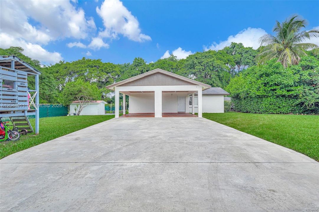 En Venta: $1,100,000 (4 camas, 4 baños, 2696 Pies cuadrados)