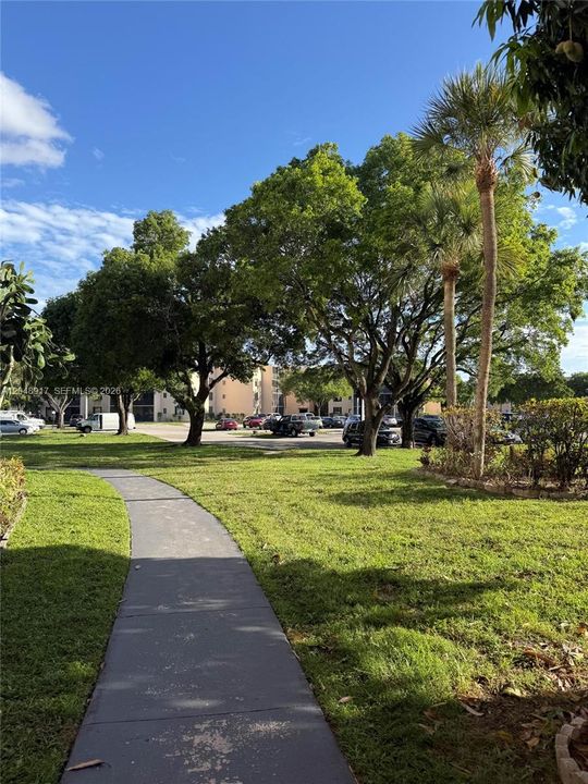 For Rent: $1,850 (2 beds, 2 baths, 1010 Square Feet)