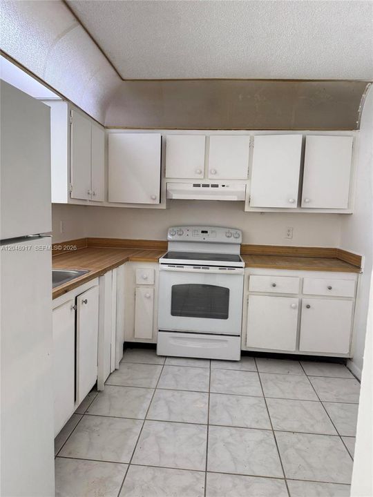 For Rent: $1,850 (2 beds, 2 baths, 1010 Square Feet)