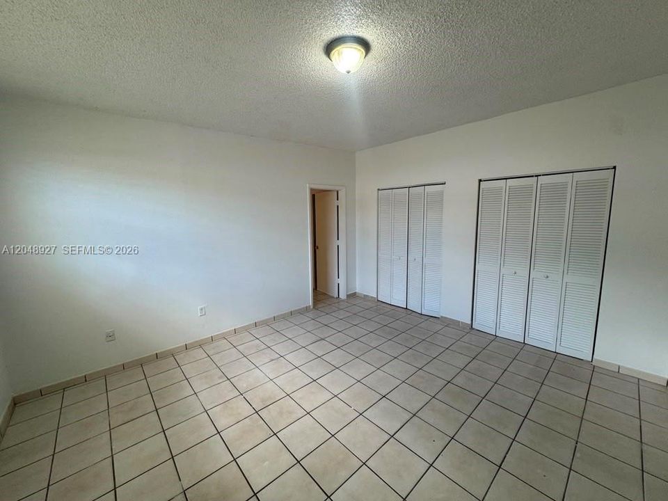 For Rent: $2,250 (4 beds, 2 baths, 1908 Square Feet)