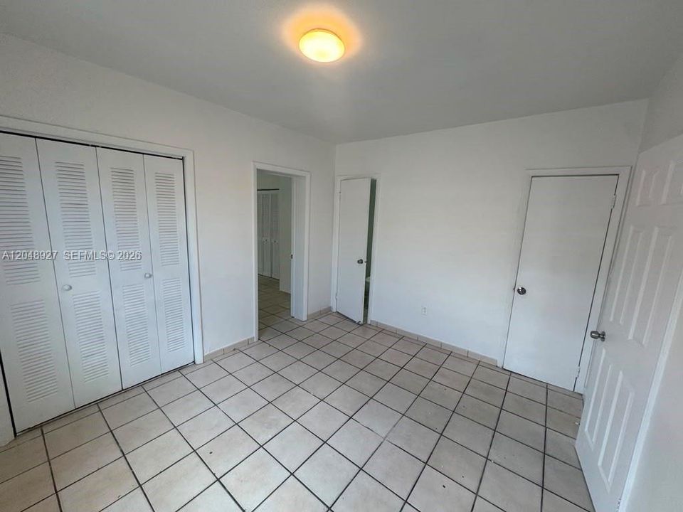 For Rent: $2,250 (4 beds, 2 baths, 1908 Square Feet)