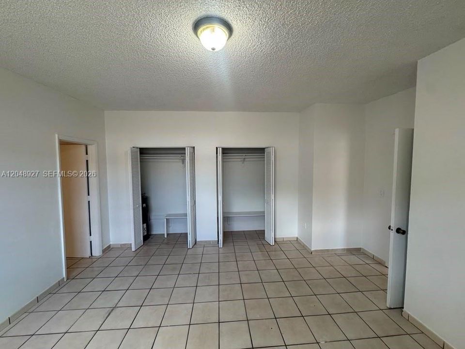 For Rent: $2,250 (4 beds, 2 baths, 1908 Square Feet)