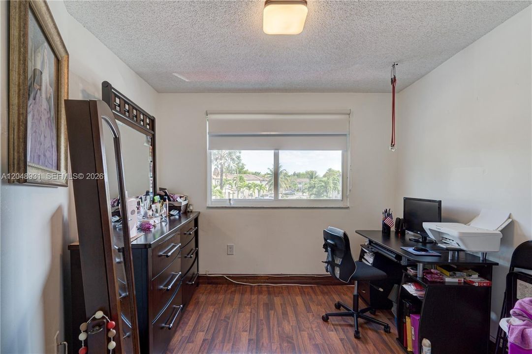 For Rent: $2,900 (3 beds, 2 baths, 1260 Square Feet)