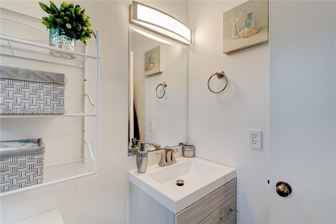For Rent: $2,900 (3 beds, 2 baths, 1260 Square Feet)