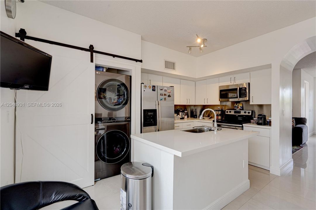 For Rent: $2,900 (3 beds, 2 baths, 1260 Square Feet)