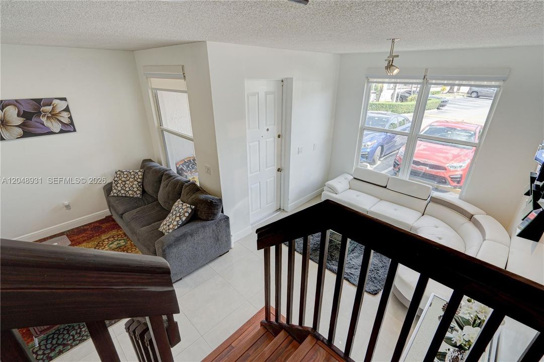 For Rent: $2,900 (3 beds, 2 baths, 1260 Square Feet)