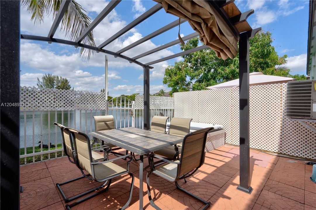 For Rent: $2,900 (3 beds, 2 baths, 1260 Square Feet)