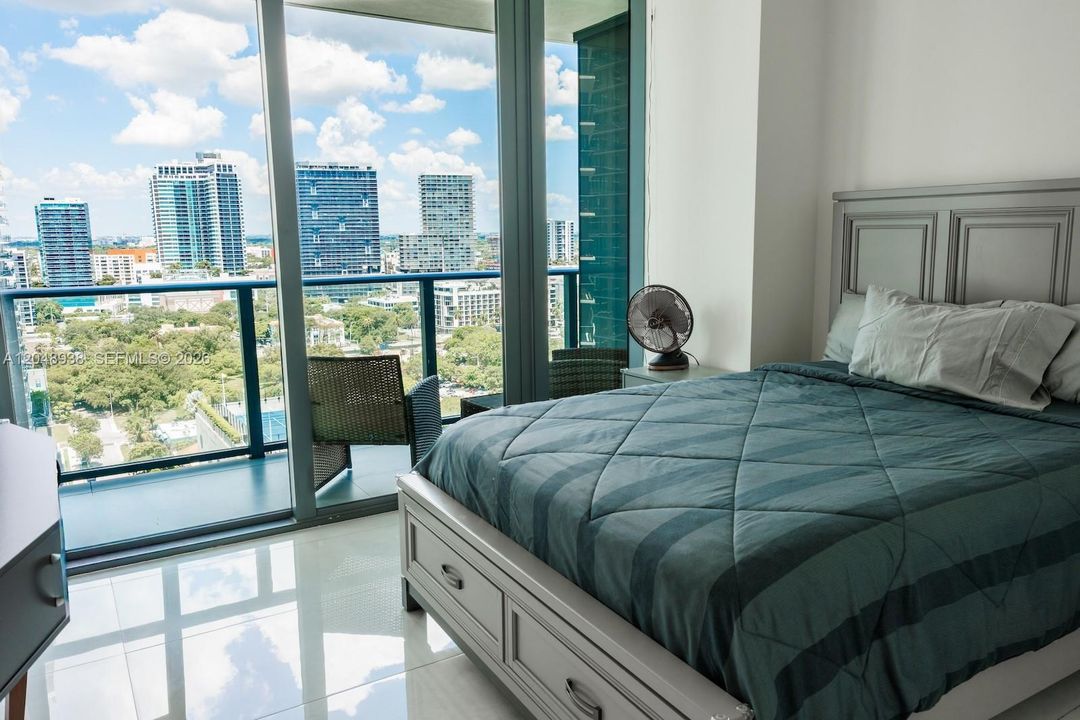 For Sale: $1,499,000 (3 beds, 3 baths, 1526 Square Feet)