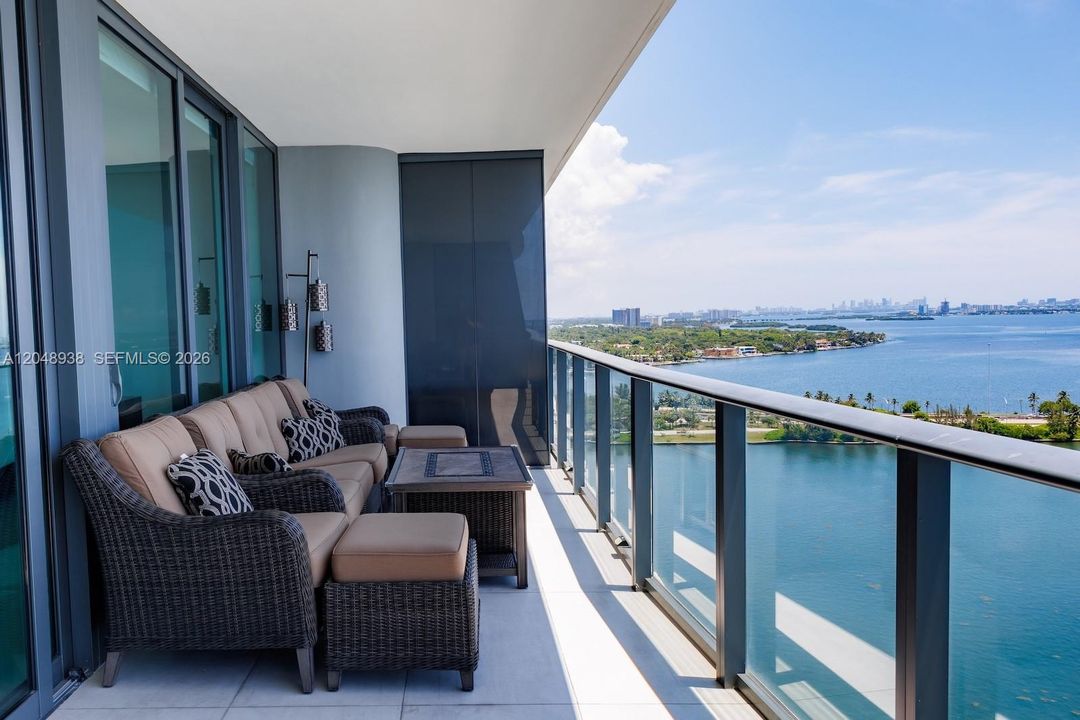For Sale: $1,499,000 (3 beds, 3 baths, 1526 Square Feet)