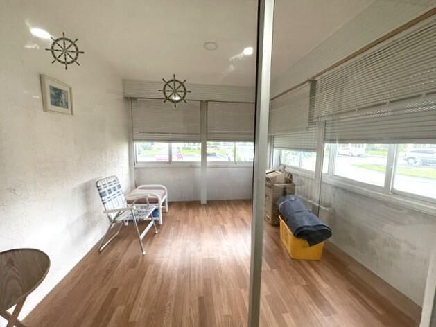 Enclosed Florida room