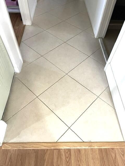 Tile flooring in hallyway