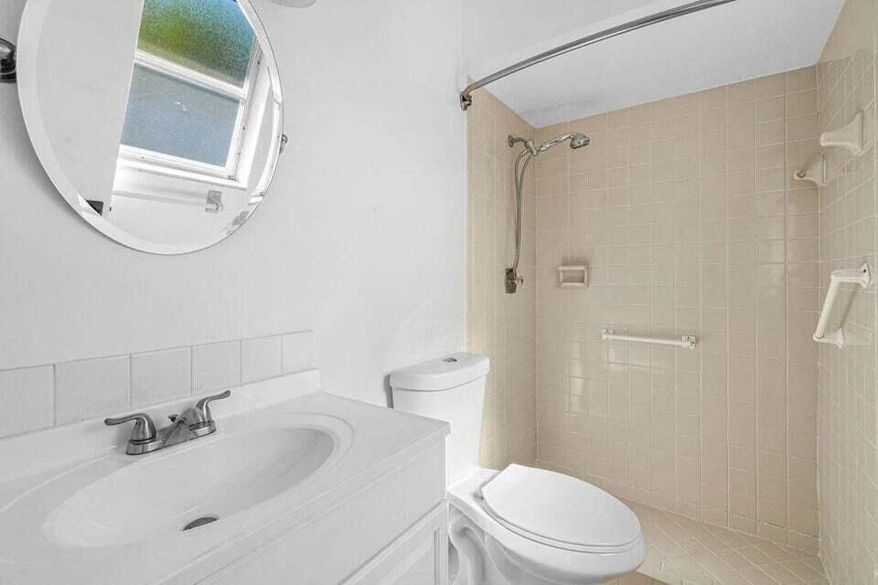 9046 Bath 2